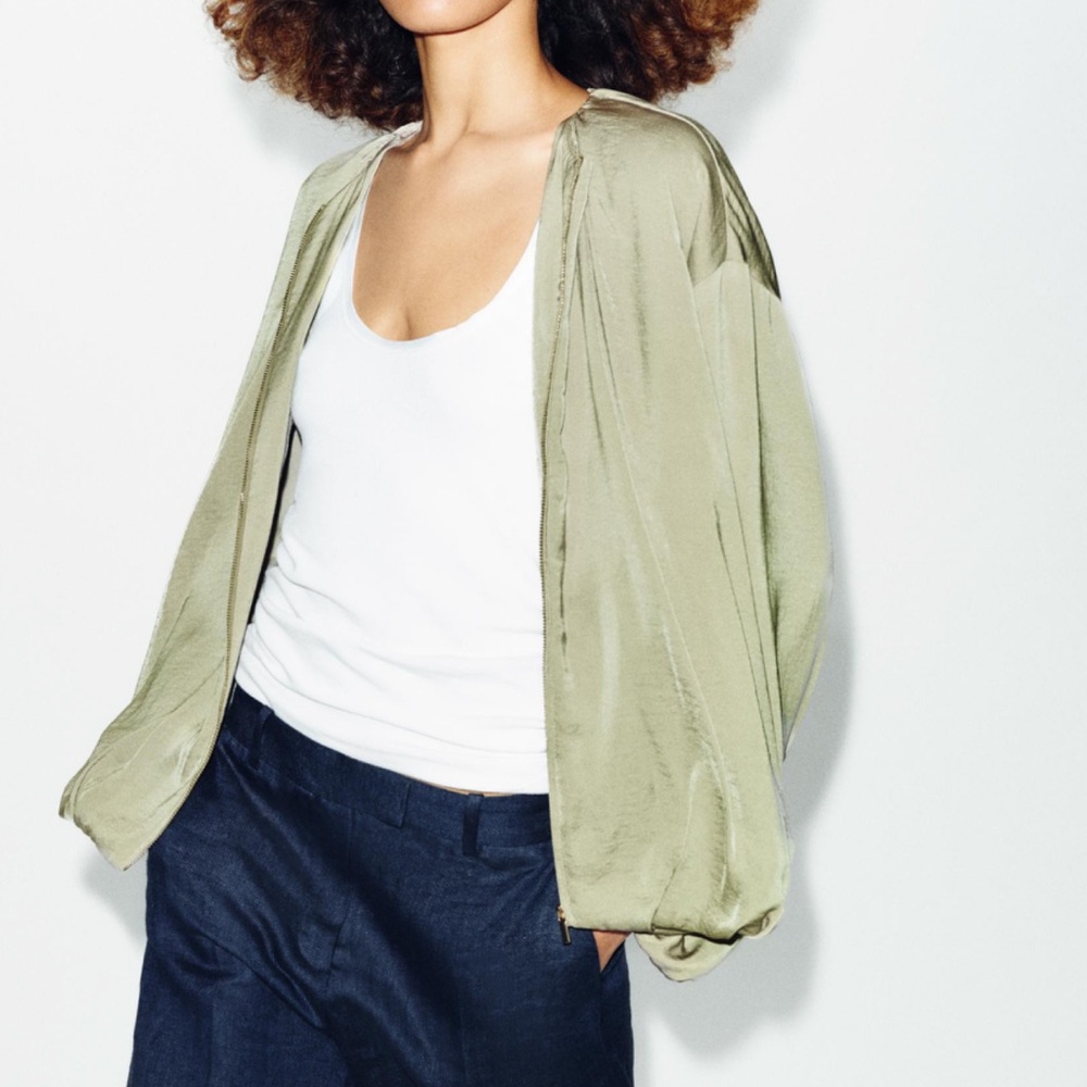 NWT Zara Fluid Balloon Bomber Jacket Outerwear Light Khaki Sage Green Women L